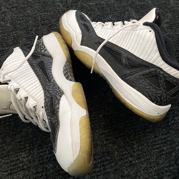 Jordan 11 Retro Low IE - Picture 14 of 15